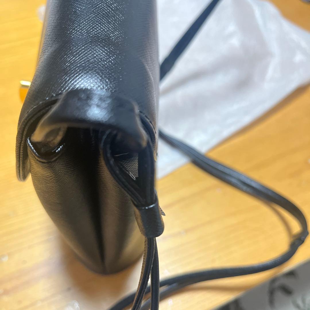 GIVENCHY 黒革セカンドバッグ