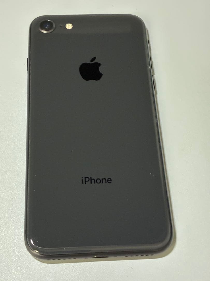 Apple iPhone 8 64GB スペースグレー