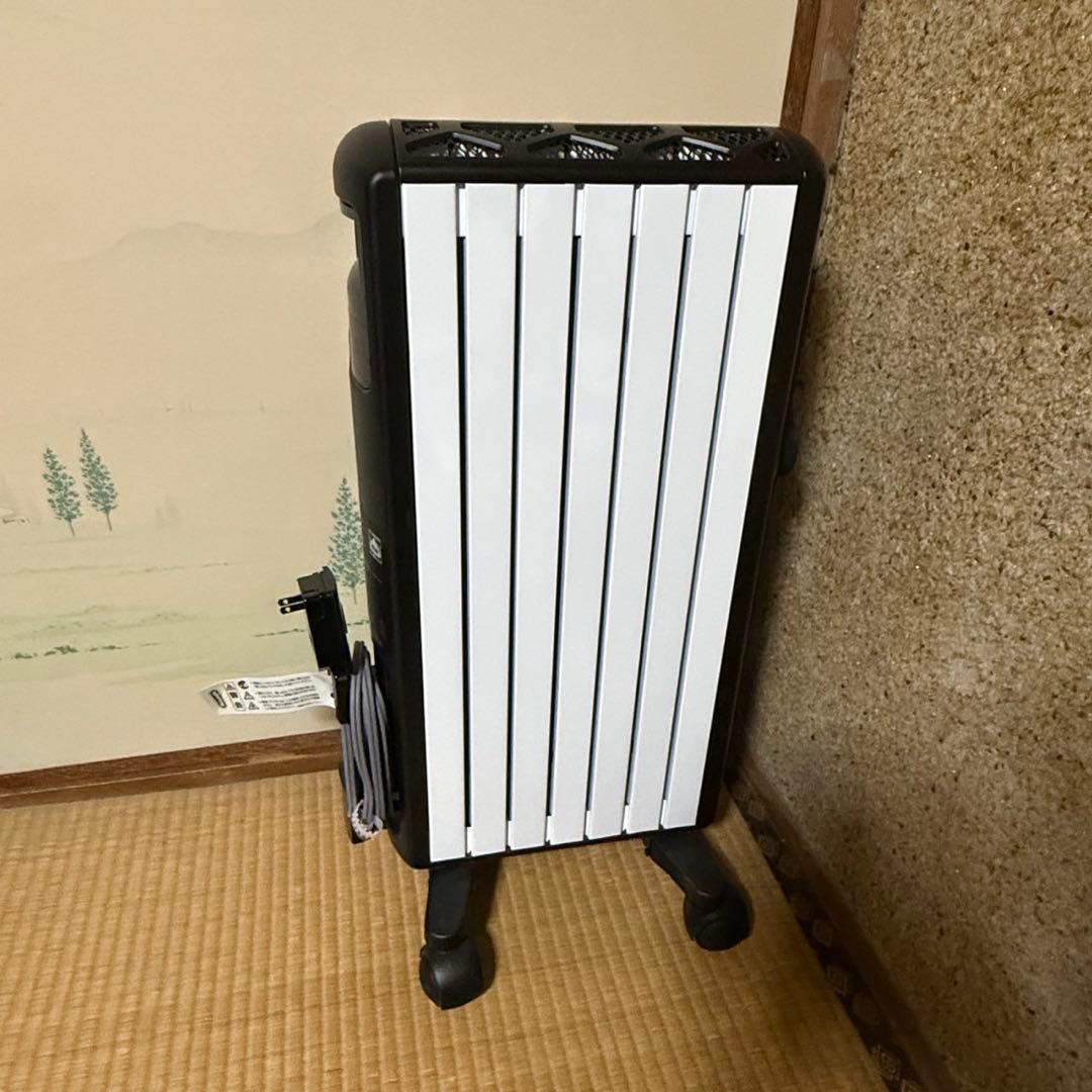 【ほぼ未使用】DeLonghi オイルヒーター MDHS09-BK