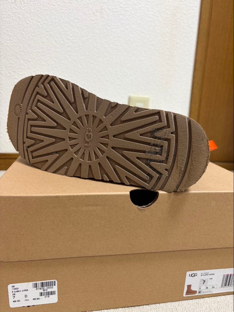 靴 UGG W PUMPED SLIDE