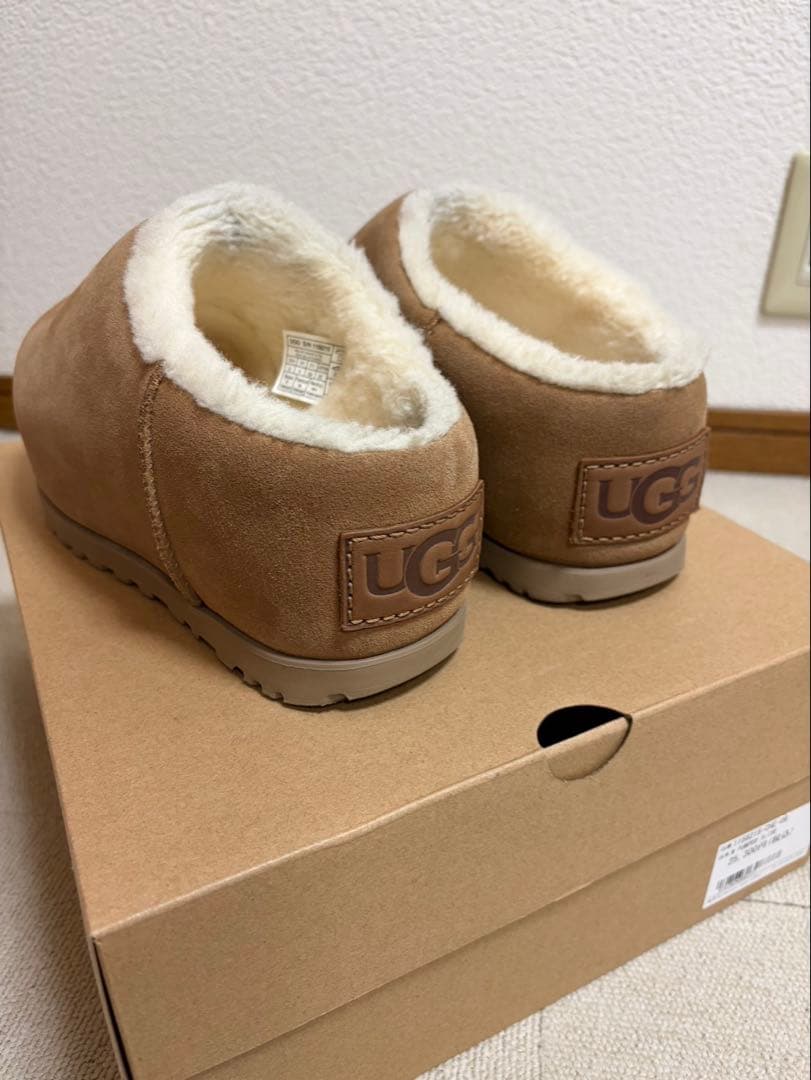 靴 UGG W PUMPED SLIDE