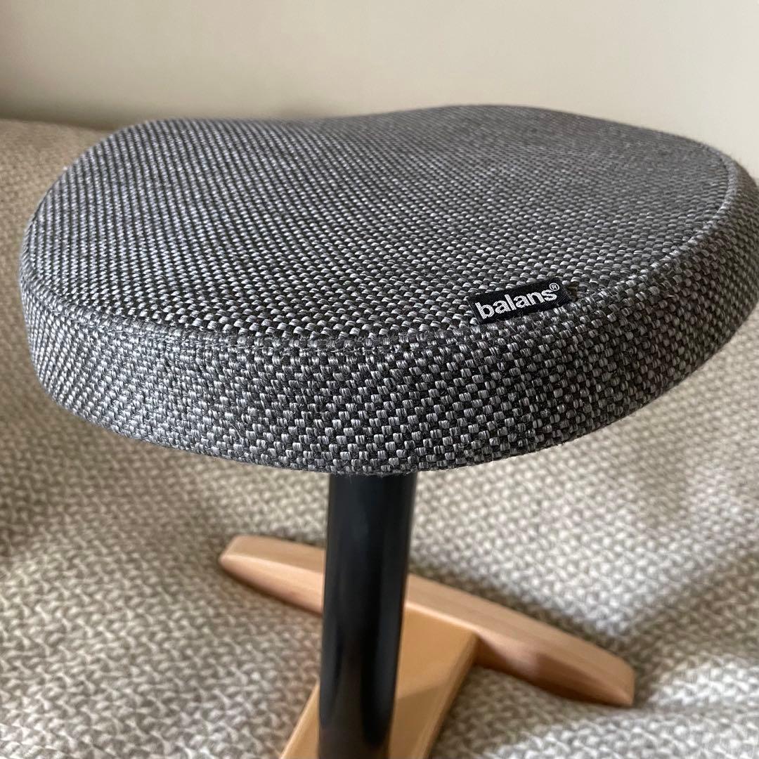 北欧　バランスシナジー ラウンド　織柄グレー 腰痛対策