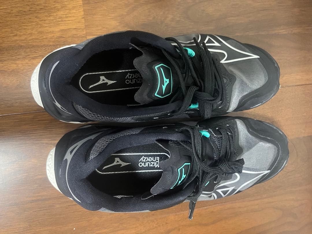 ミズノ　 ウエーブライトニング Z8 サイズ25