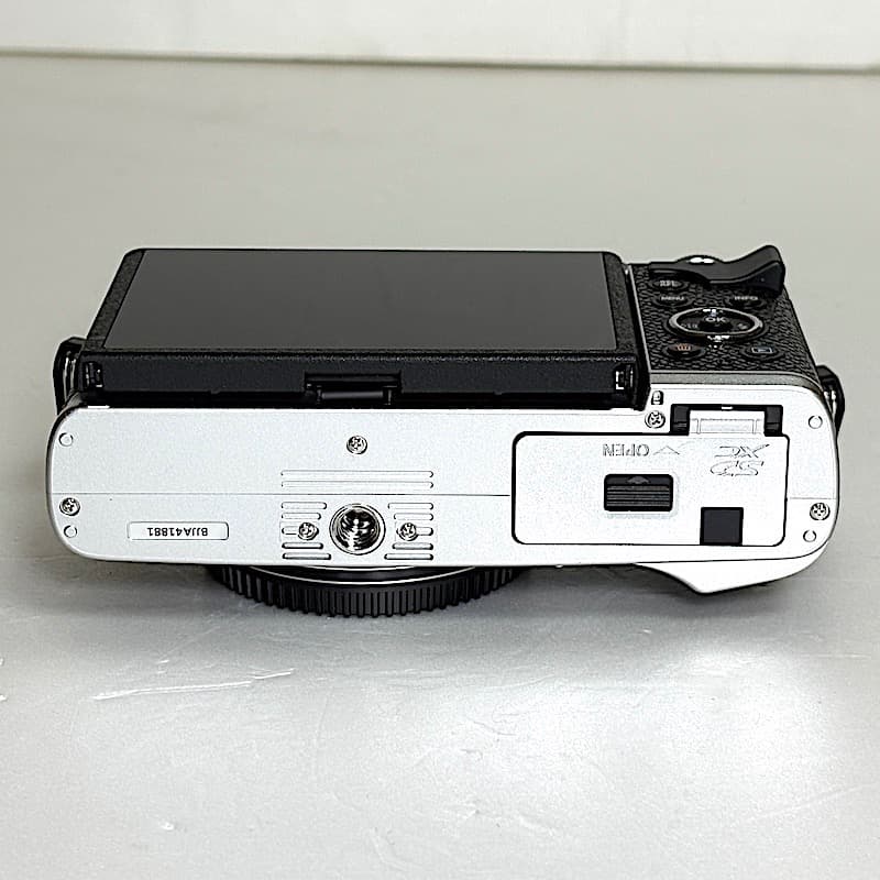 も*く様 新品同様オリンパスPEN E-P7ダブルズームキット＋注目希少L型グリ