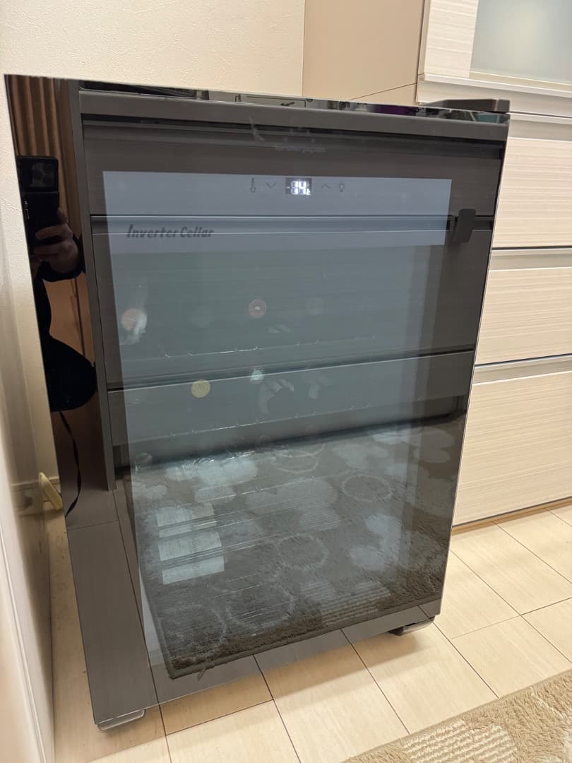 ワインセラー・26〜30本収納（フォルスタージャパンFJC-95Gブラック）