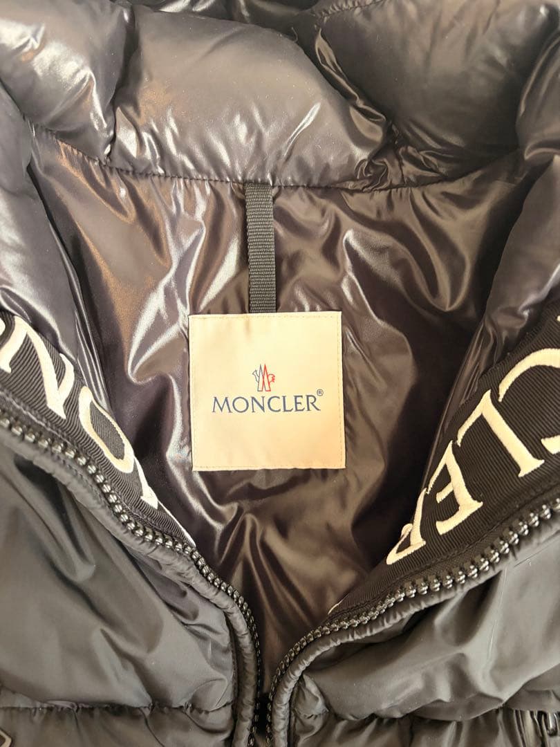 Moncler ブラック ダウンジャケット サイズ1