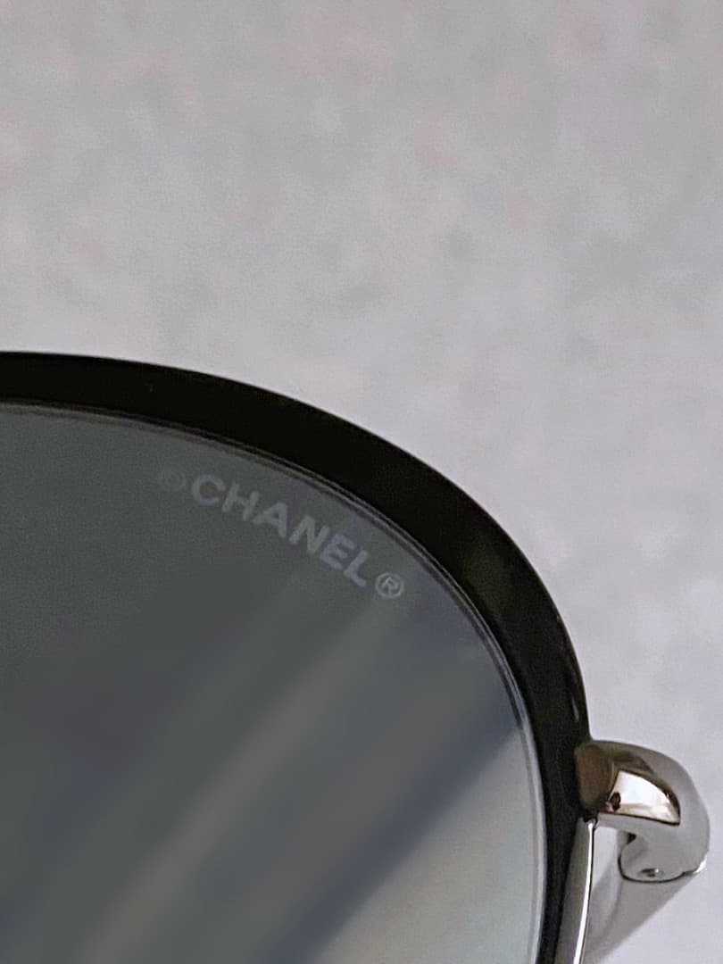 JeYeL【正規美品】CHANEL サングラス　ケース付き