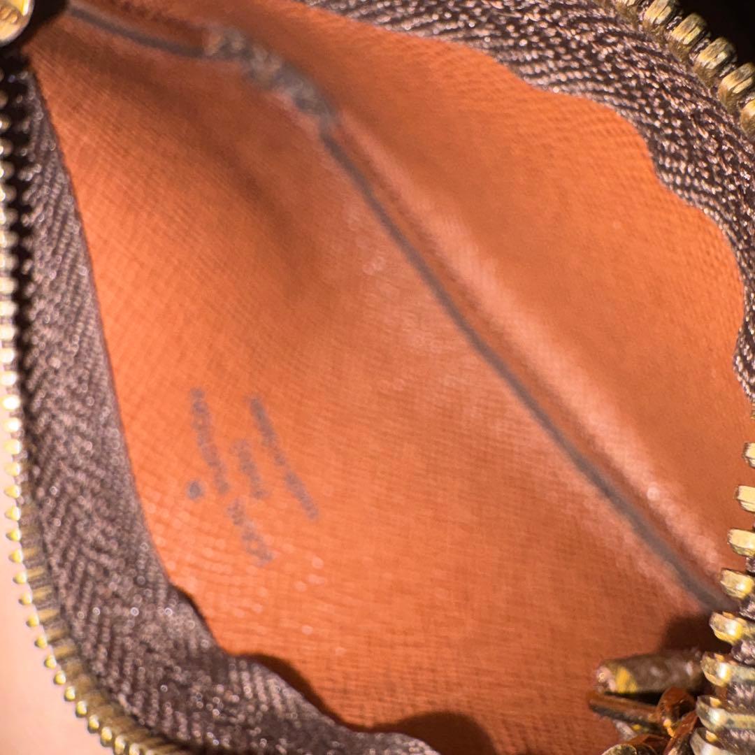 ルイヴィトン　LV モノグラム　ケース