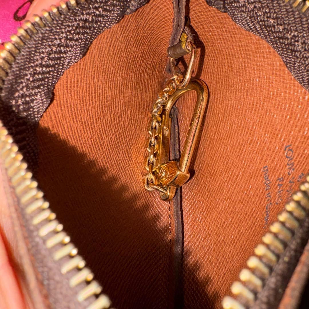 ルイヴィトン　LV モノグラム　ケース