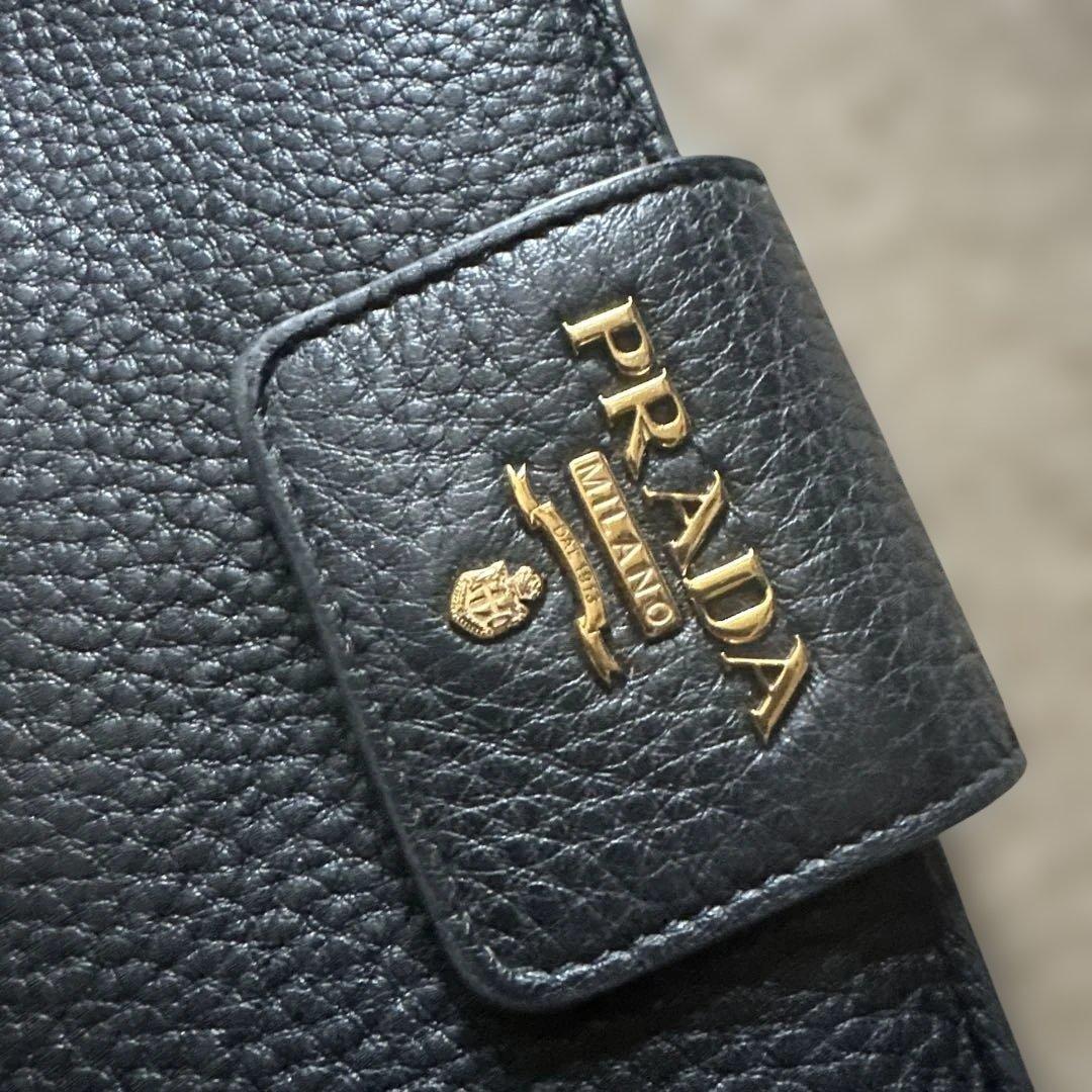 PRADA 紺レザースマートフォンケース　マルチケース