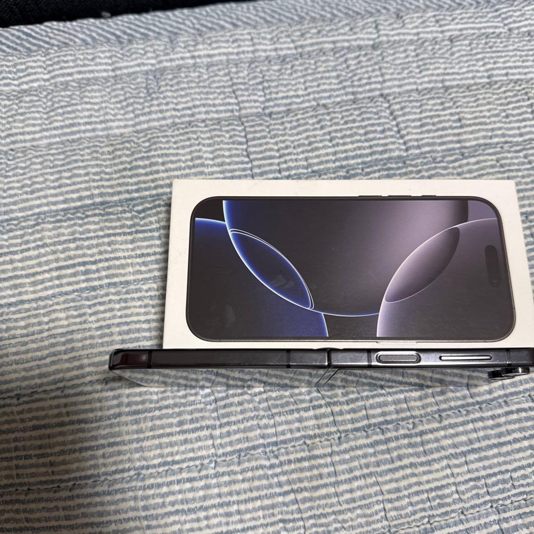 は*し様 [オークション]Galaxy Z flip5 256GB ブラックSI