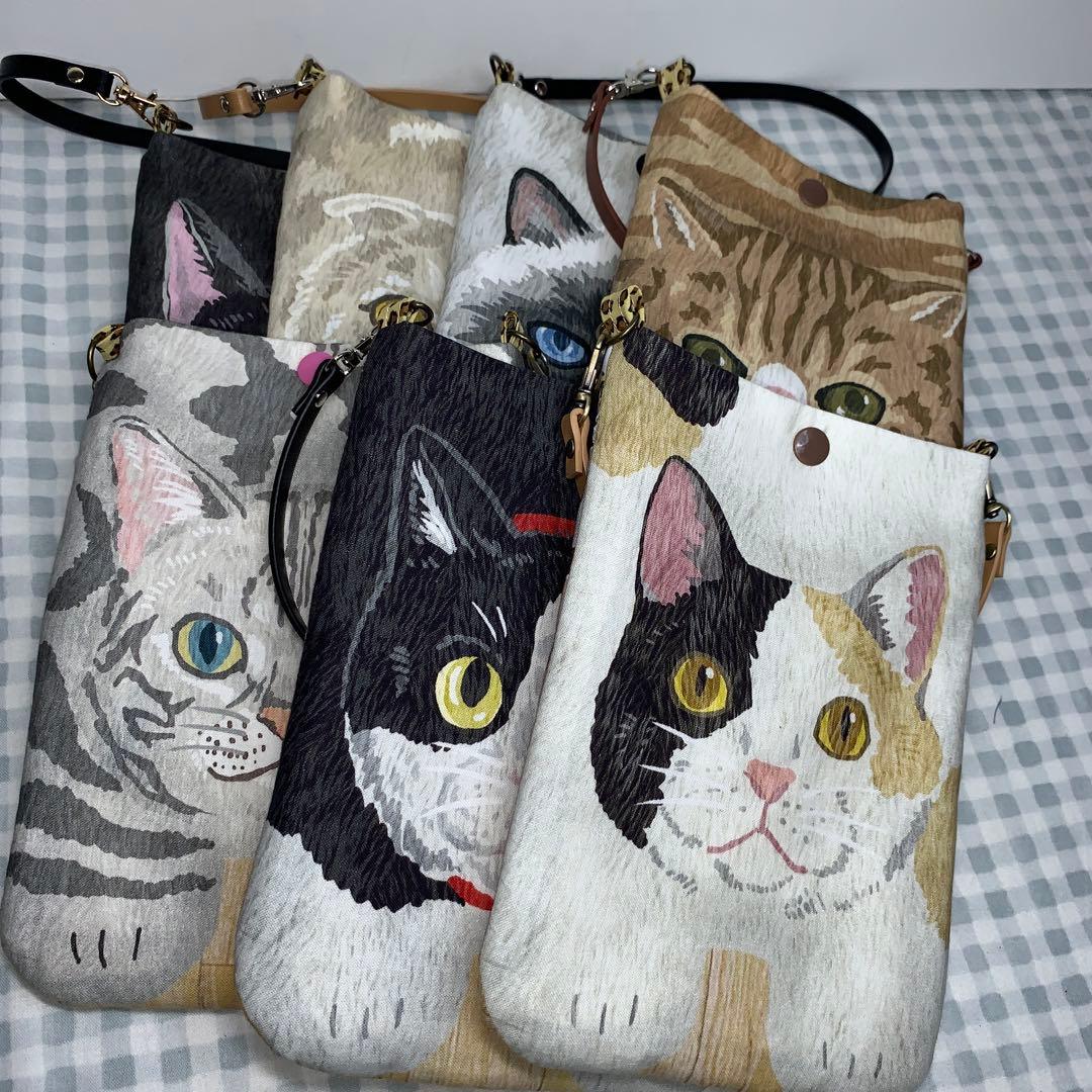 santa 黒猫柄スマホショルダーバッグ
