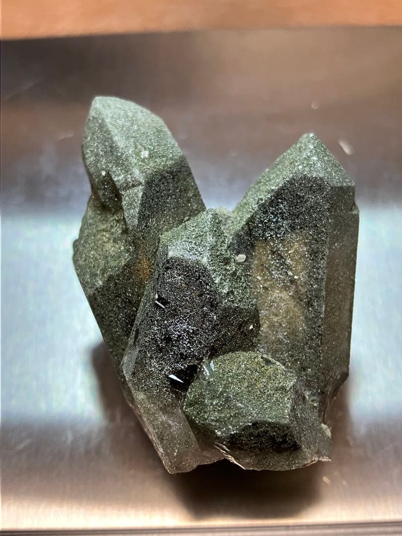 激レア　ガウリシャンカールクローライトオンスモーキークオーツクラスター　約63g