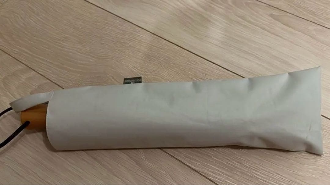 サンバリア100 ／　サンバリア　ホワイト 折りたたみ日傘 専用袋付き
