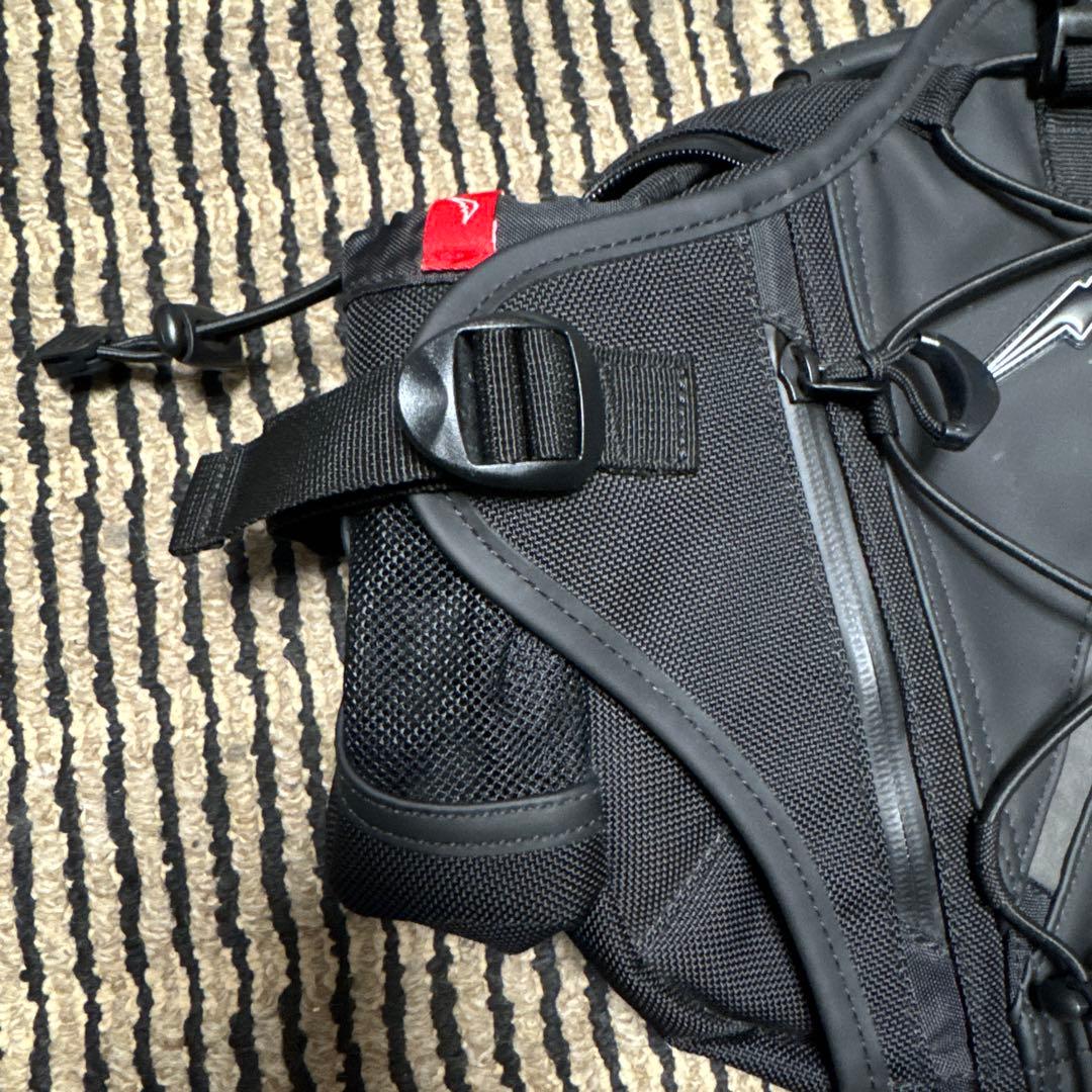 クシタニ ヒップバッグ