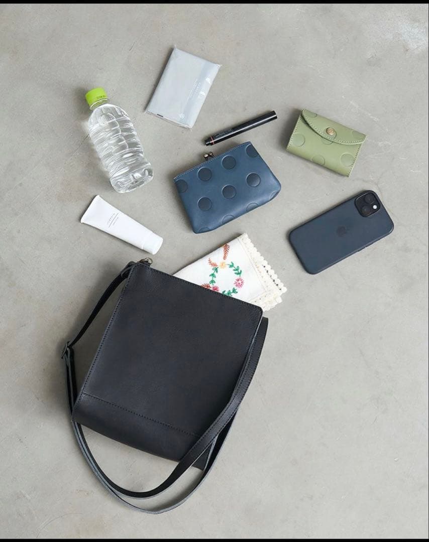 Kanmi. ペーパーショルダーバック BLACK