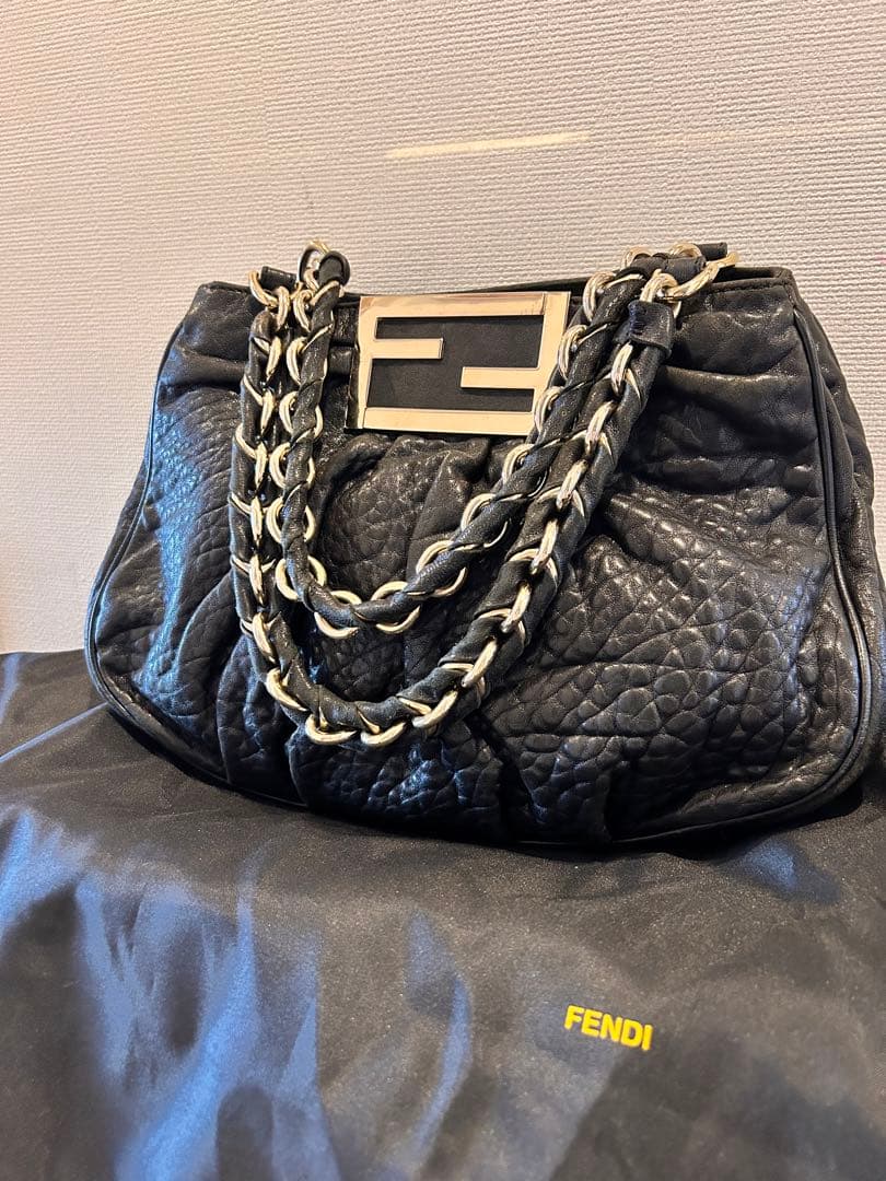 ❤️美品❤️ FENDI 黒 レザー ショルダーバッグ