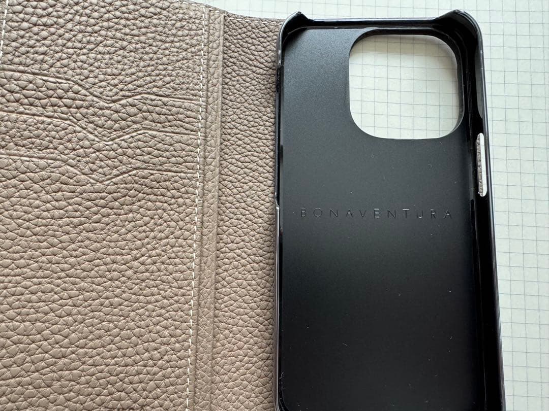 ボナベンチュラ　iPhone15proケース