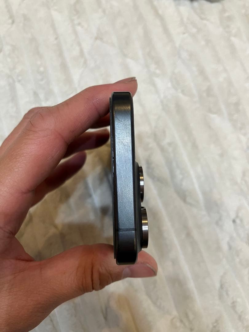 iPhone 15 Pro バッテリー100% ブラックチタニウム