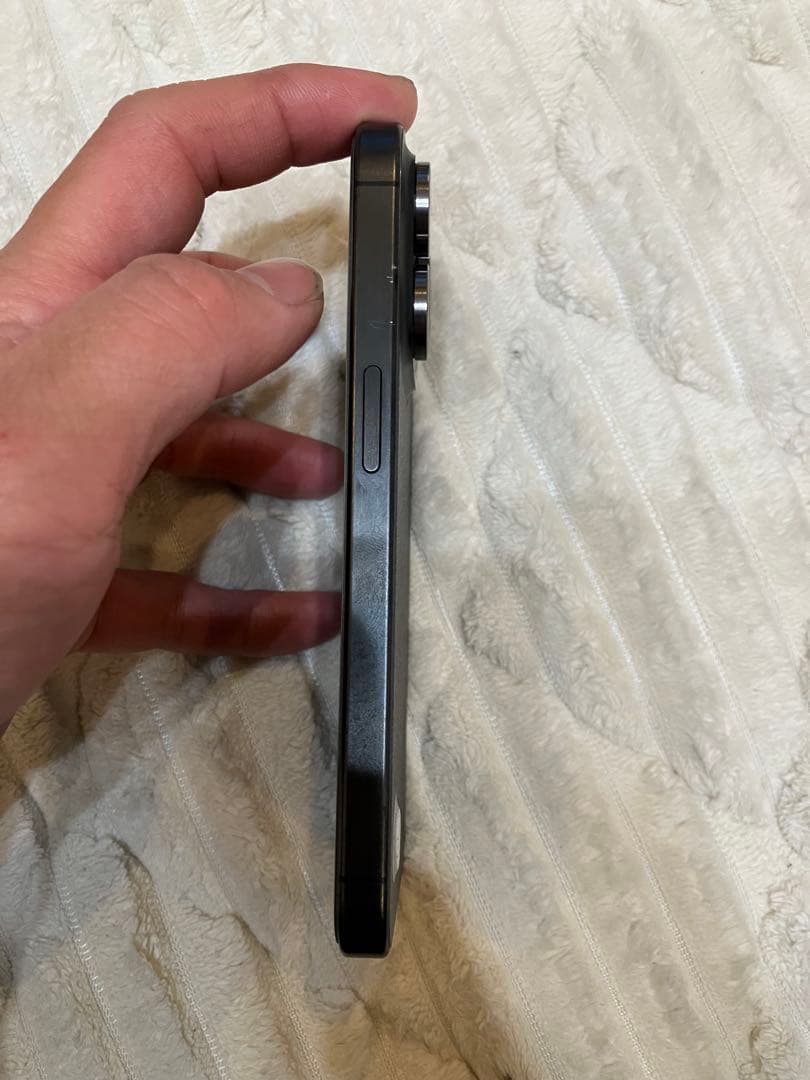 iPhone 15 Pro バッテリー100% ブラックチタニウム