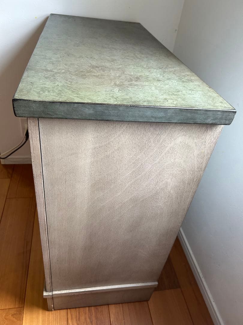 ASHLEYヴィンテージ風キャビネットVennilux 海外定価 約5万円相当