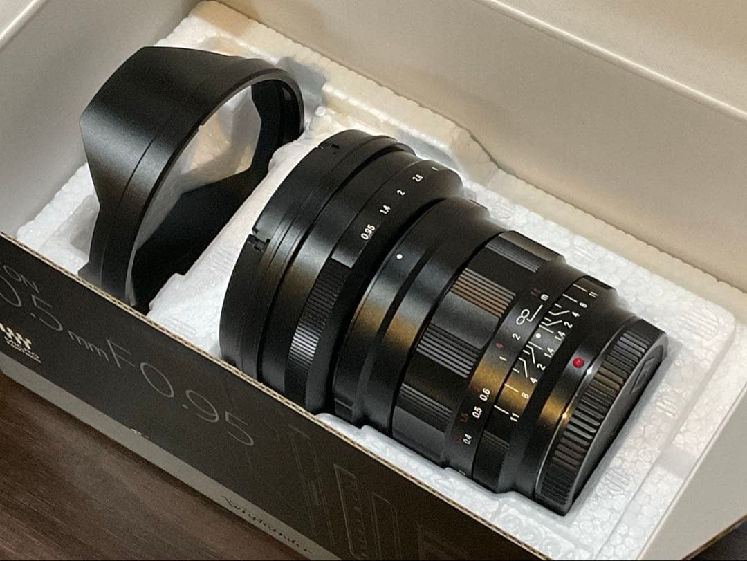 フォクトレンダー NOKTON 10.5mm F0.95 MFT