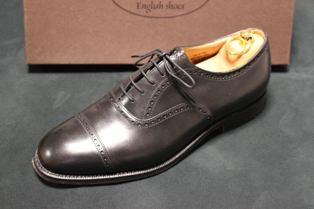 【新品同様】Church’s73ラスト パンチドキャップ 黒カーフ 革底7.5F