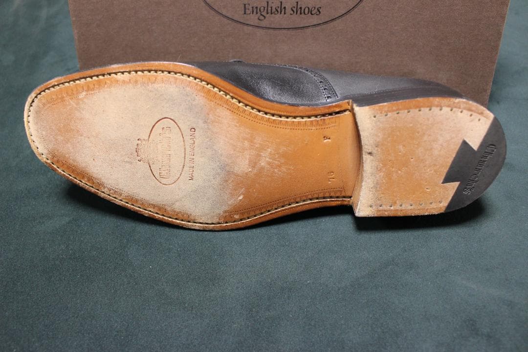 【新品同様】Church’s73ラスト パンチドキャップ 黒カーフ 革底7.5F