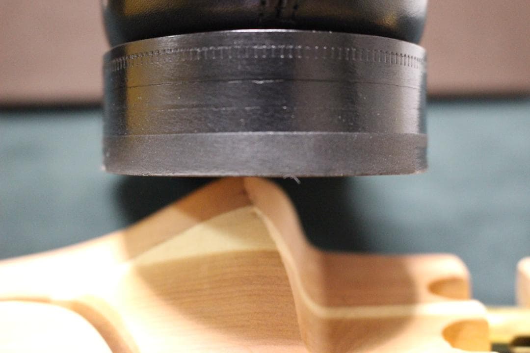 【新品同様】Church’s73ラスト パンチドキャップ 黒カーフ 革底7.5F