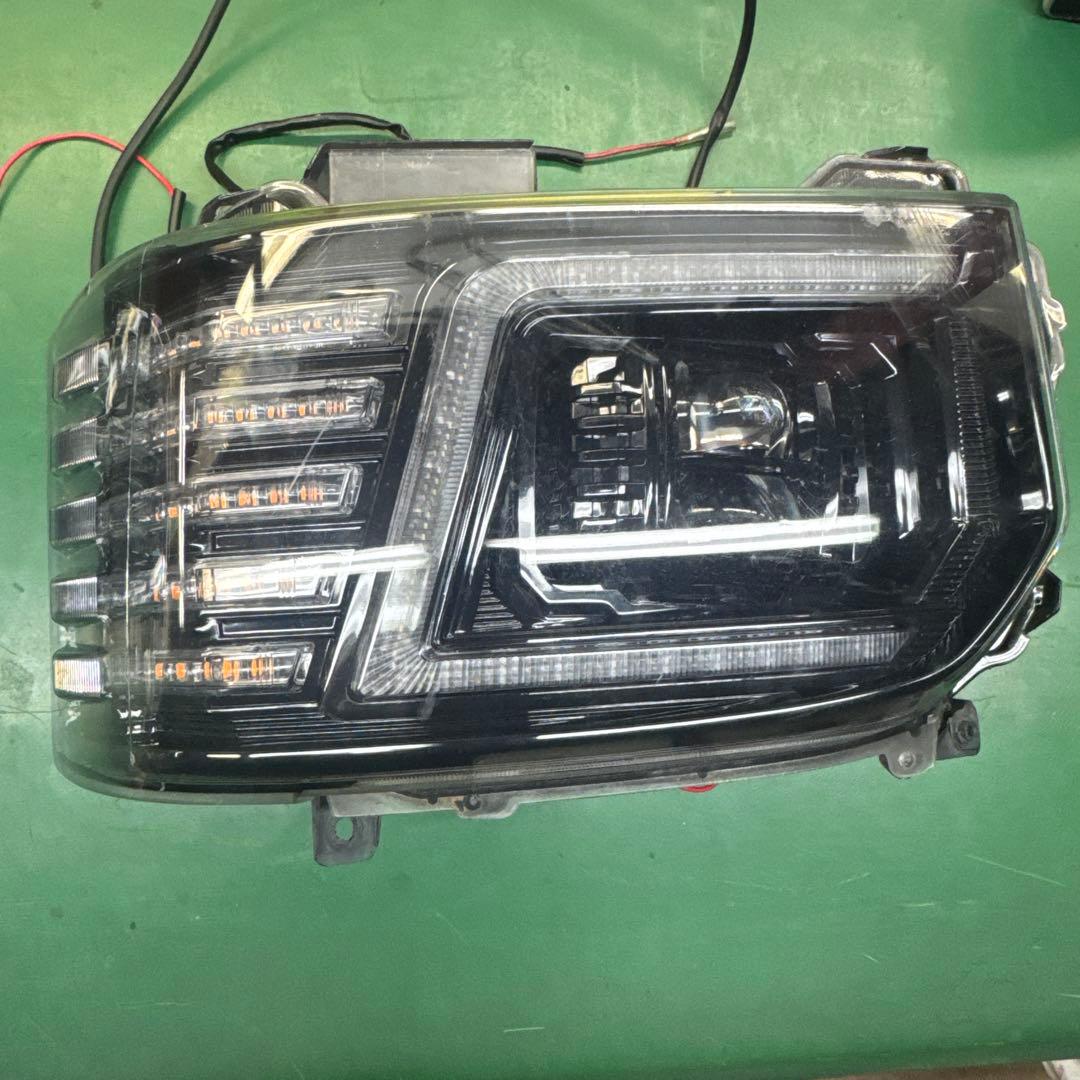 200系ハイエース ヴァレンティLEDヘッドライト