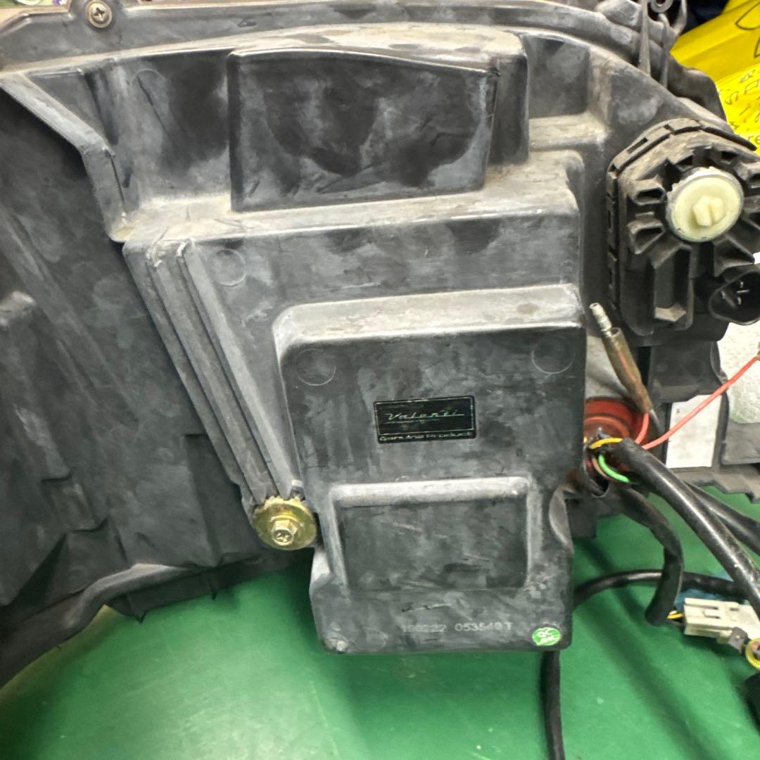 200系ハイエース ヴァレンティLEDヘッドライト