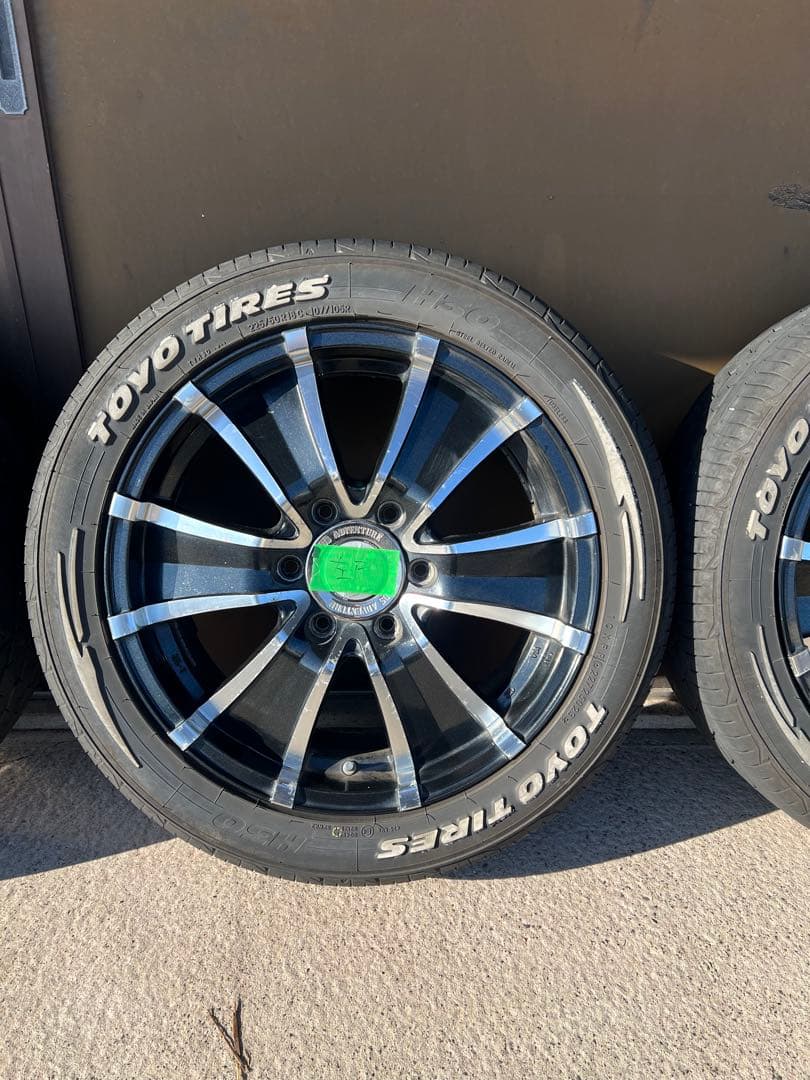 ハイエース18インチタイヤホイールセット83