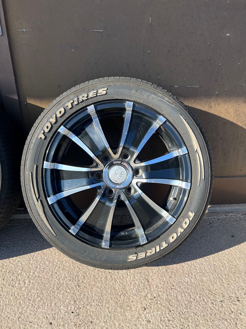 ハイエース18インチタイヤホイールセット83