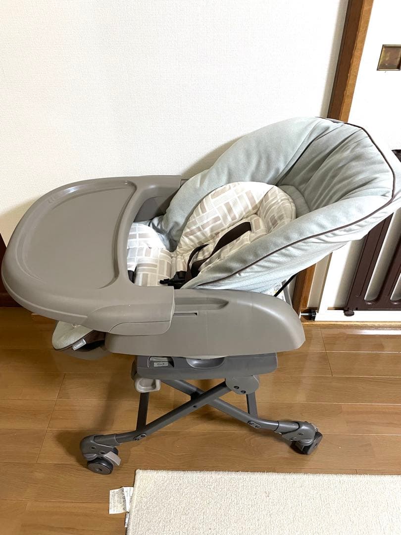 コンビ ネムリラ オートスウィング バウンサー（グレー）