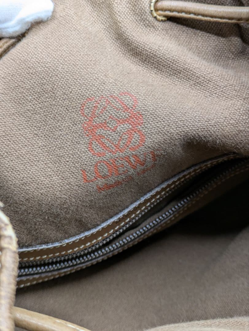 LOEWE ショルダーバッグ 巾着 アナグラム ベージュ ブラウン レザー