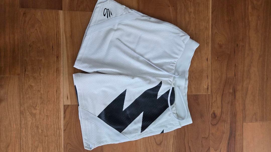 2026福袋総額5万分 Lサイズ【アンダーアーマー】開封済み