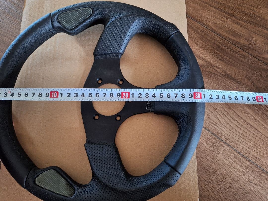 モモ　MOMO　ステアリング　中古　早い者勝ち　ジムニー