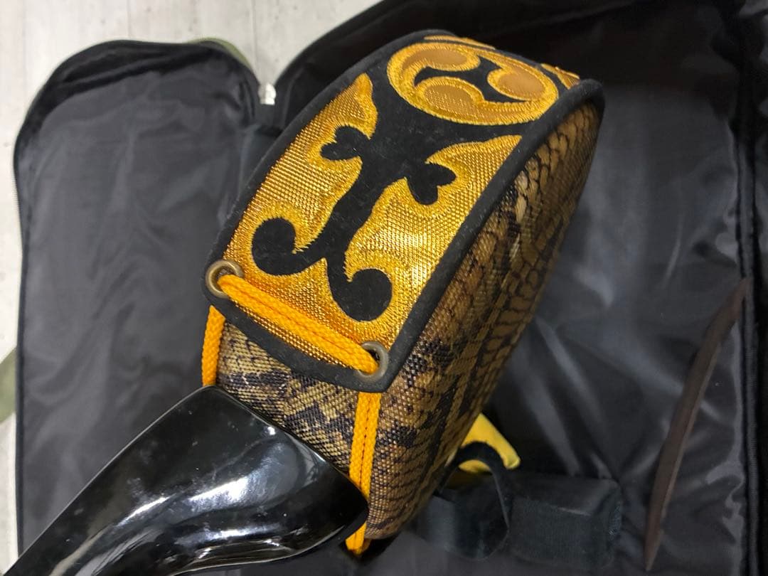 B0105）沖縄三線 蛇三線 人工皮 蛇柄 三味線 和楽器 ソフトケース付き