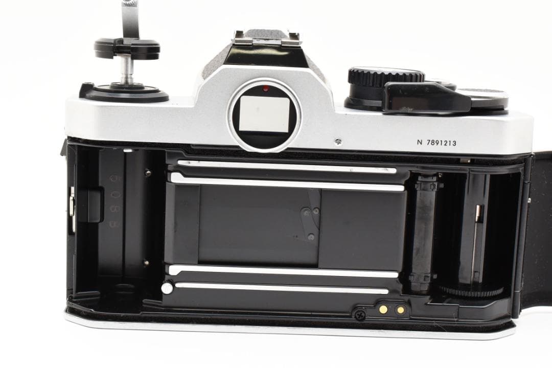 美品 ニコン NEW FM2 シルバーフィルムカメラ モルト新品交換済 B577