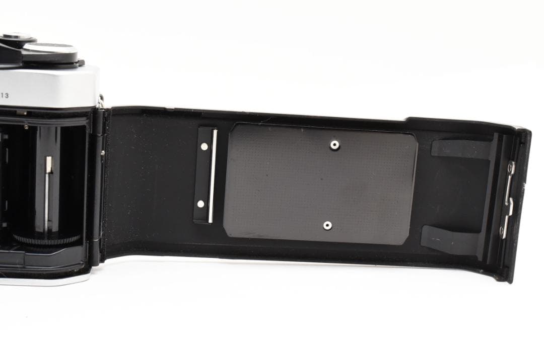 美品 ニコン NEW FM2 シルバーフィルムカメラ モルト新品交換済 B577