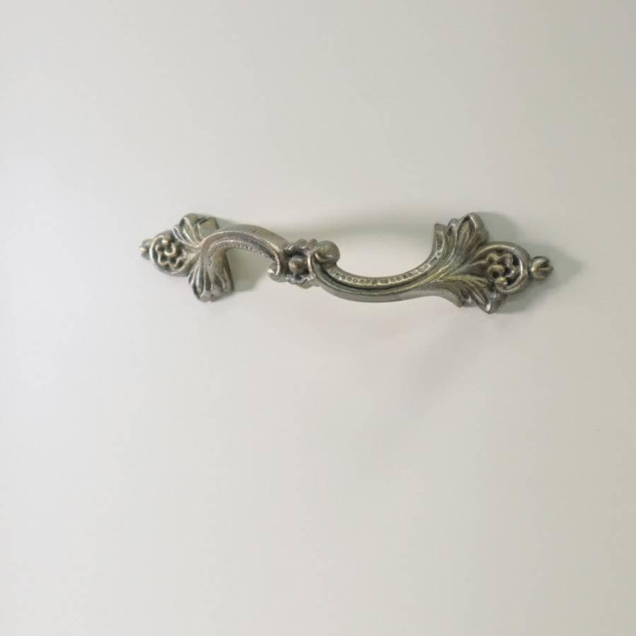 値下げ東海家具 リモージュ ナイトテーブル ホワイト 猫脚 クラシカル家具