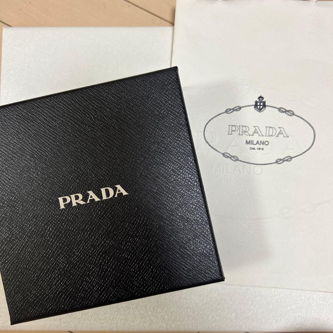 PRADA シュシュ