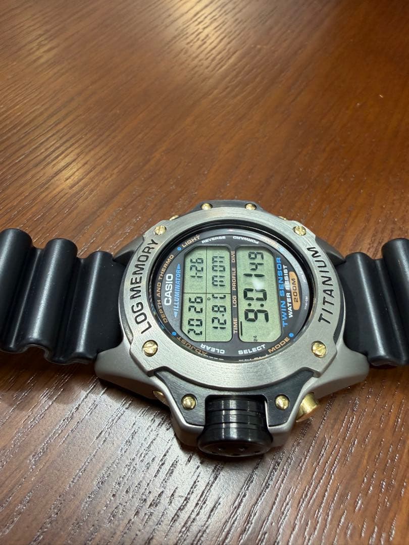 美品 カシオ潜水王DEP-700チタン製ダイバーズウォッチ