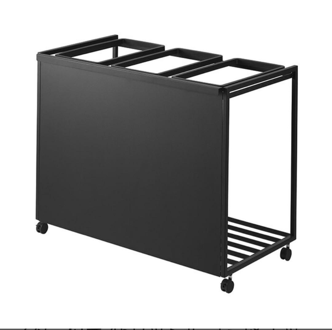 黒い金属製キャスター付き収納ラック