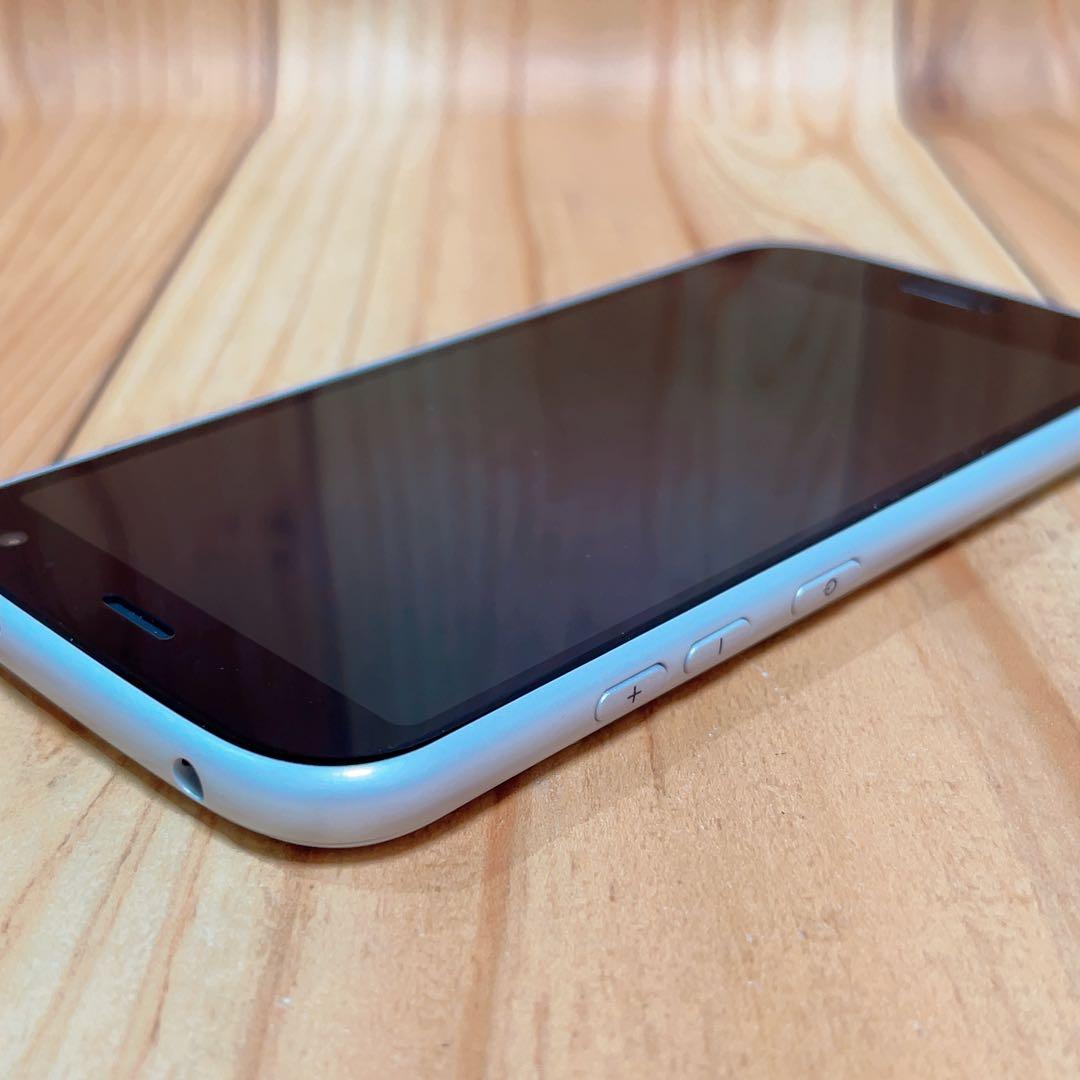 SIMフリー 本体 らくらくスマートフォン 64GB 414 ホワイト 電池良好