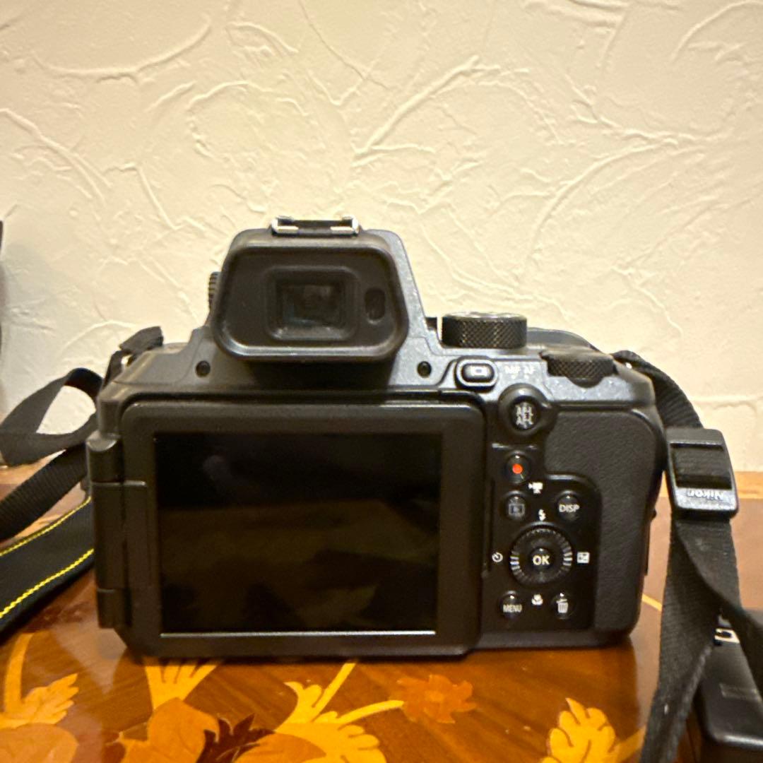 Nikon COOLPIX P950 本体と充電器のみ