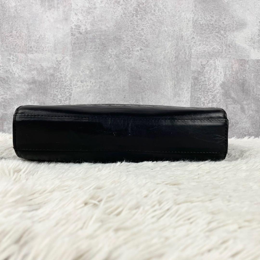 美品 GIANNI VERSACE レザー クラッチバッグ エンボス ファスナー