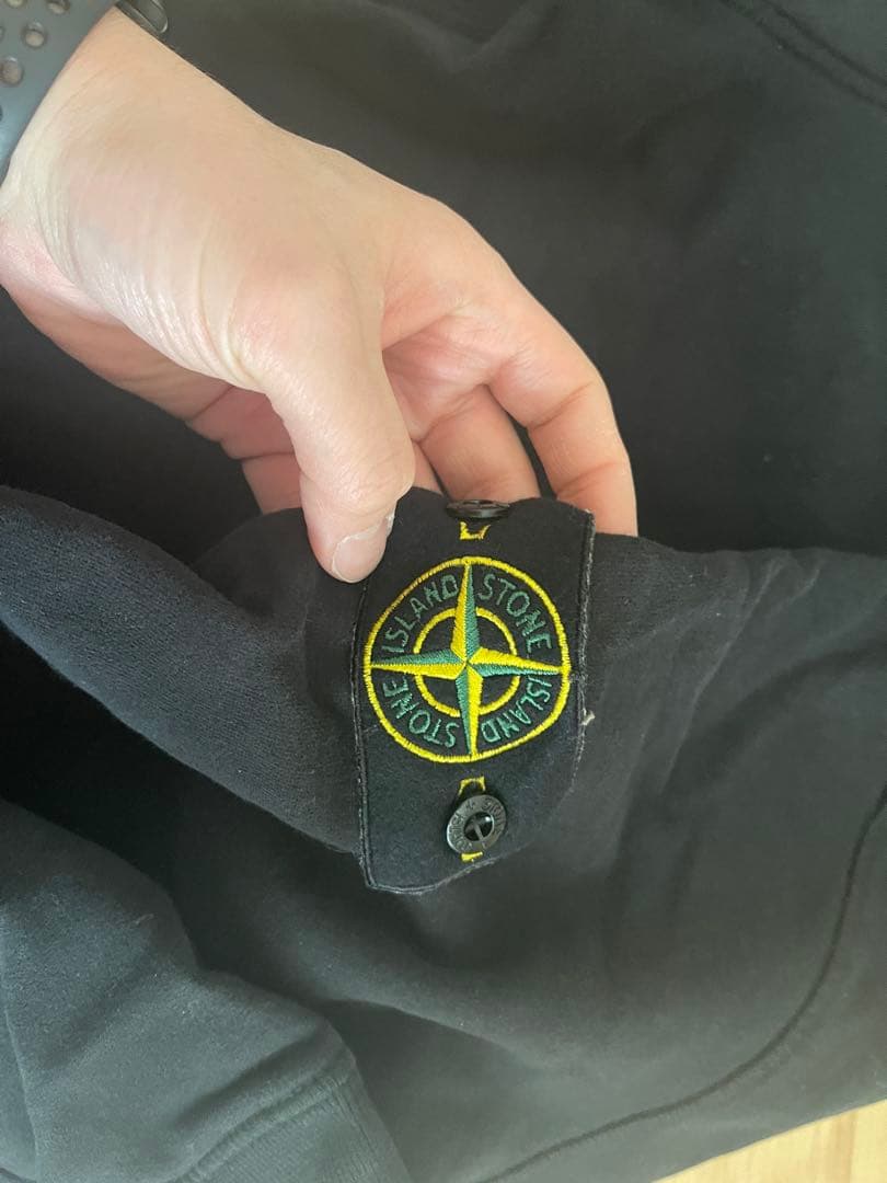 STONE  ブラック クルーネックスウェット