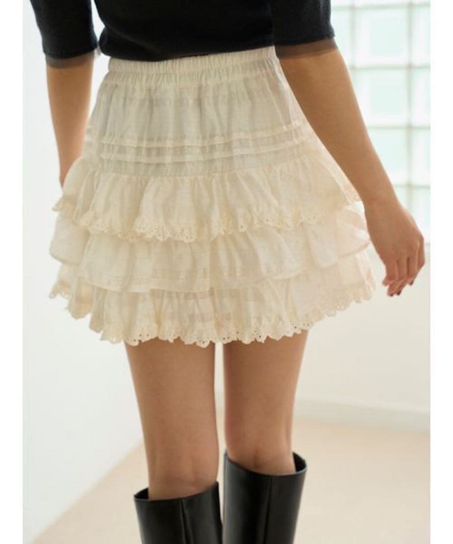 SNIDEL スナイデル　ラッフルティアードスカショーパン　アイボリー