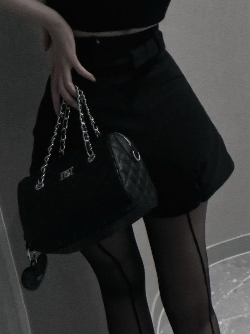 M 完売 新品 Darich サイドスリットハイウエストショートパンツ ブラック